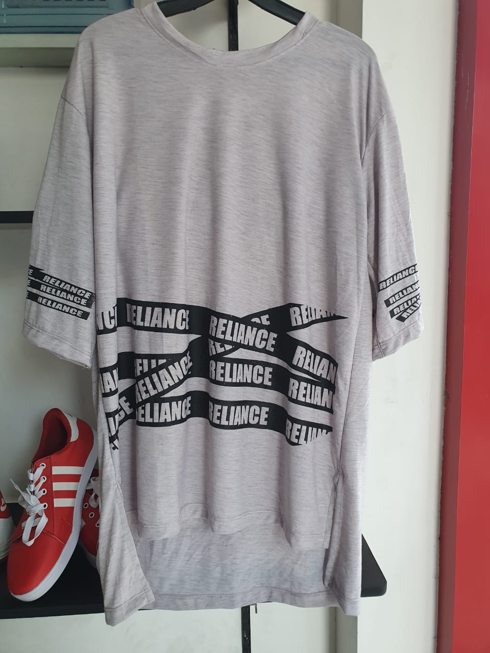 drop shoulder tshirt